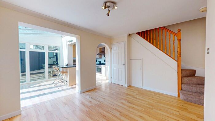 3 Bedroom Semi-Detached House To Rent In Holmesdale Street, Grangetown, Cardiff, CF11