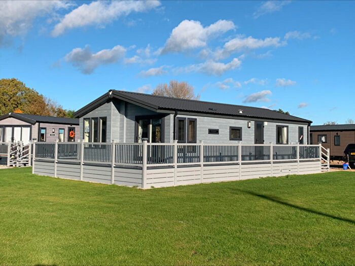 2 Bedroom Park Home For Sale In Kelsey Woods Country Park, Monksthorpe, PE23