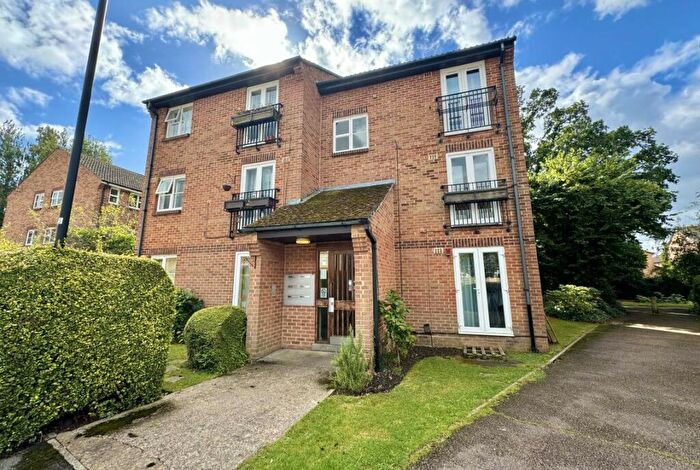 1 Bedroom Flat To Rent In Frogmore Close, SL1