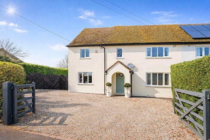 4 Bedroom Semi-Detached House For Sale In Throcking, Buntingford, SG9