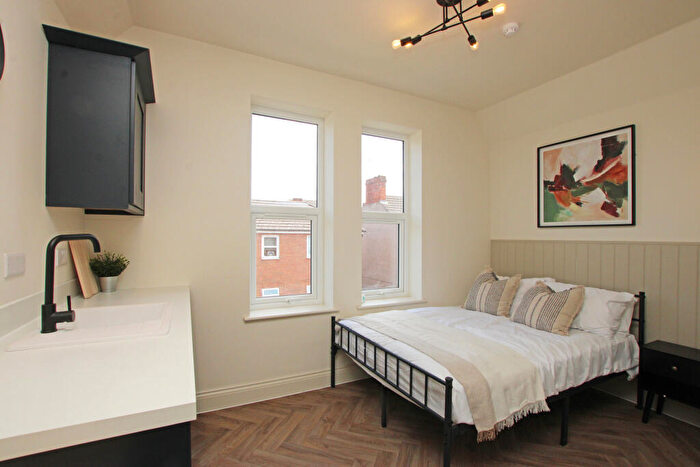 Studio To Rent In Rockingham Road, Kettering, North Northamptonshire, NN16