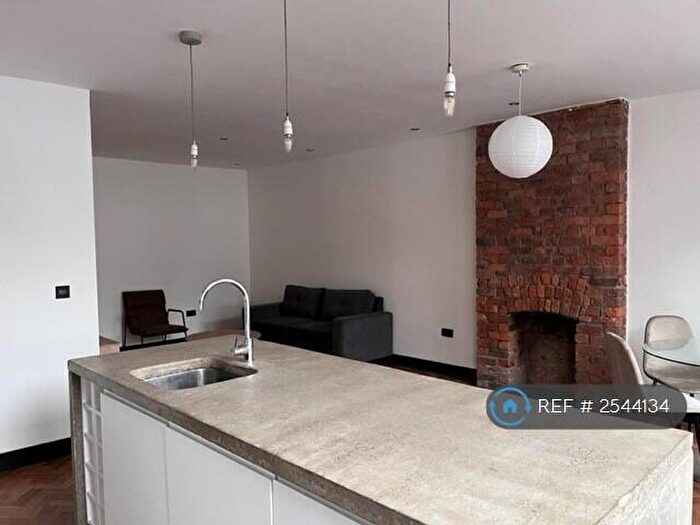 3 Bedroom Flat To Rent In Spear Building, Manchester, M1