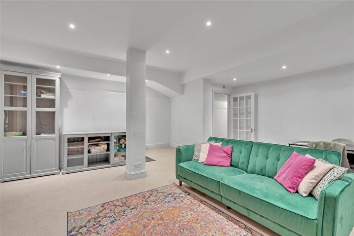2 Bedroom Apartment For Sale In South Lodge, Circus Road, St John's Wood, London, NW8