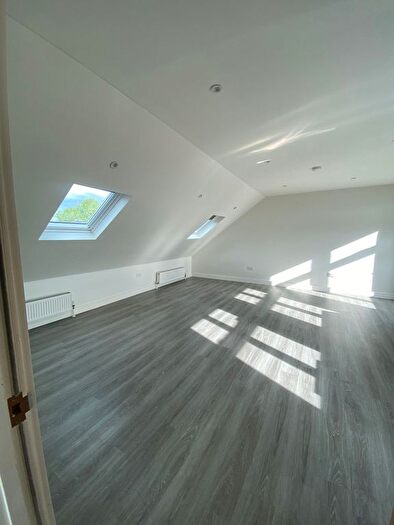 Studio To Rent In Park Avenue North, London, NW10