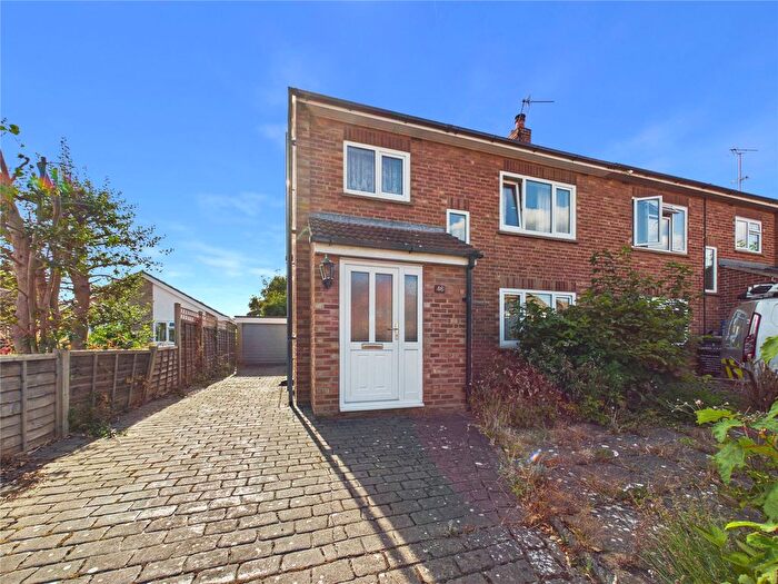 4 Bedroom Semi-Detached House For Sale In Worthington Way, Colchester, CO3