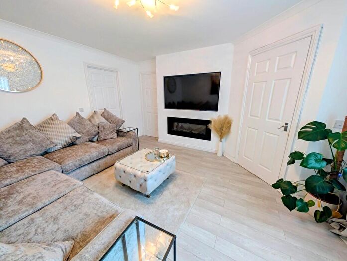 3 Bedroom Semi-Detached House For Sale In Lundholm Road, Stevenston, KA20