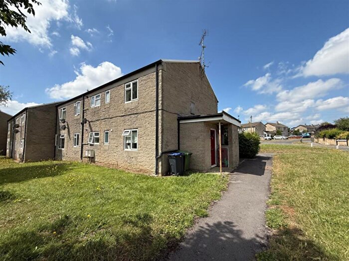 2 Bedroom Flat For Sale In Westwood Road, Corsham, SN13