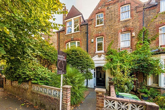 2 Bedroom Flat To Rent In Adelaide Avenue, Brockley, SE4