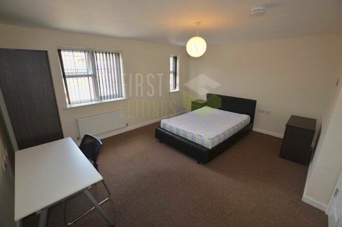 5 Bedroom Semi-Detached House To Rent In Avenue Road Extension, Leicester, LE2