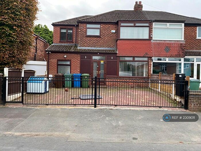 5 Bedroom Semi-Detached House To Rent In Windsor Crescent, Prestwich, Manchester, M25