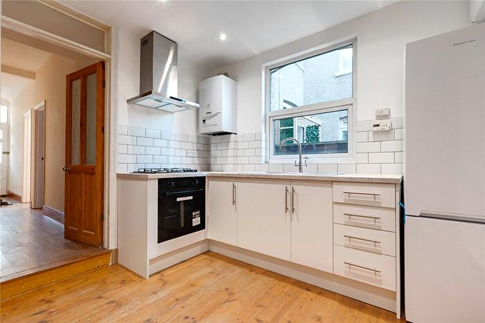 1 Bedroom Flat To Rent In South Park Road, Wimbledon, SW19