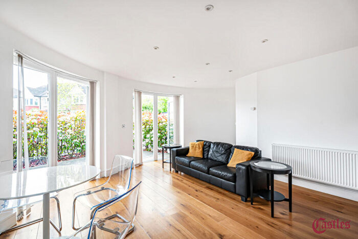 2 Bedroom Apartment For Sale In Emerald Apartments, Ewart Grove, N22