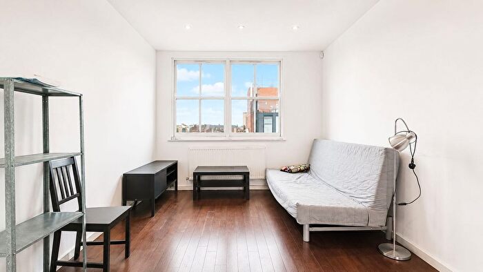 1 Bedroom Flat To Rent In Treadway Street, London, E2