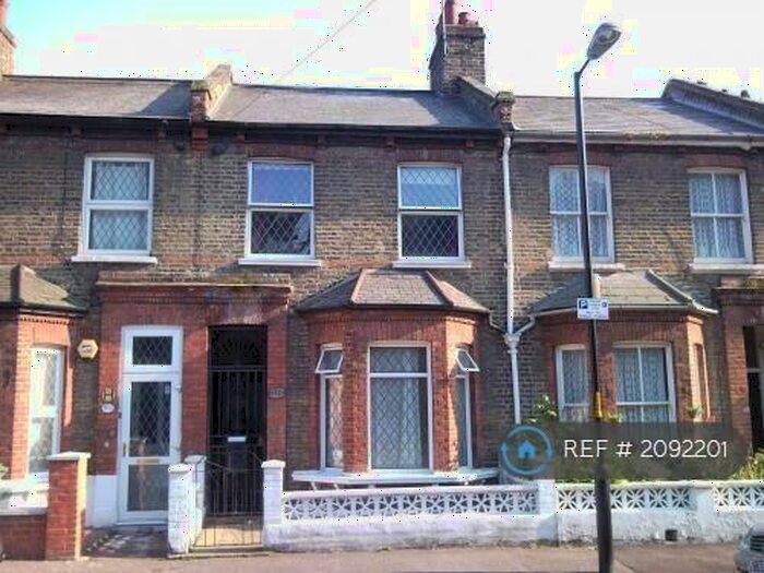 5 Bedroom Terraced House To Rent In Badsworth Rd, London, SE5