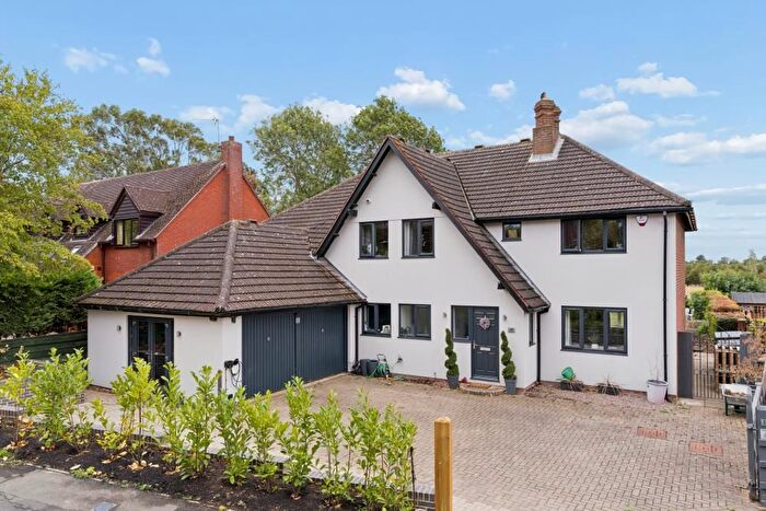 6 Bedroom Detached House For Sale In Tudor Gardens, Stony Stratford, MK11