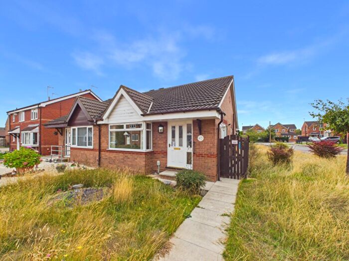 2 Bedroom Semi-Detached Bungalow For Sale In Peckforten Close, Bransholme, Hull, East Riding Of Yorkshire, HU7