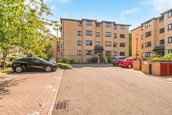 3 Bedroom Flat For Sale In Learmonth Avenue, Stockbridge, Edinburgh, EH4