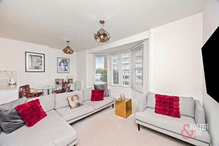 2 Bedroom Flat For Sale In Goldstone Villas, Hove, BN3