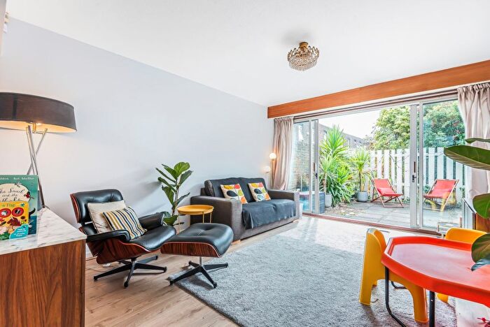 4 Bedroom Detached House To Rent In Lings Coppice, London, SE21