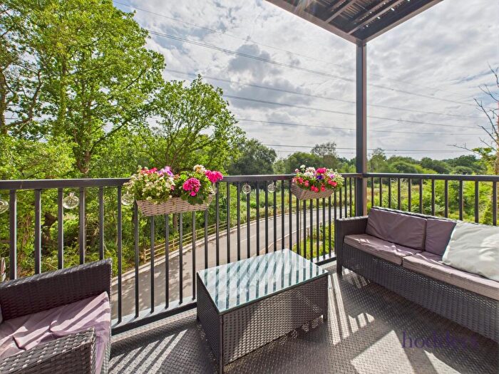 2 Bedroom Apartment To Rent In Surrey, KT16