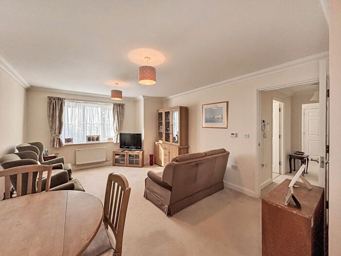 2 Bedroom Apartment For Sale In Lydgate Court, Bury St Edmunds, IP33