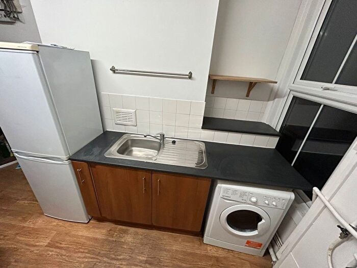 1 Bedroom Flat To Rent In Temple Street, London Hackney, E2