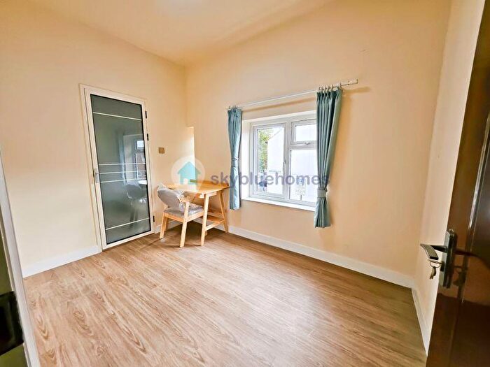 6 Bedroom End Of Terrace House To Rent In Brentwood Road, Leicester, LE2