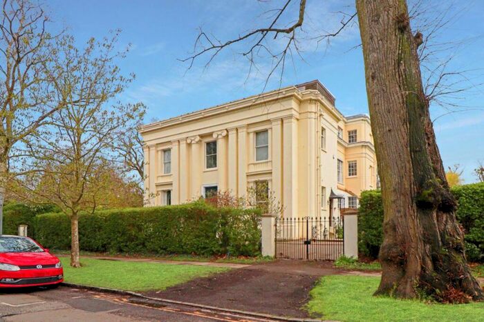 2 Bedroom Flat To Rent In Pittville Lawn, Cheltenham, GL52