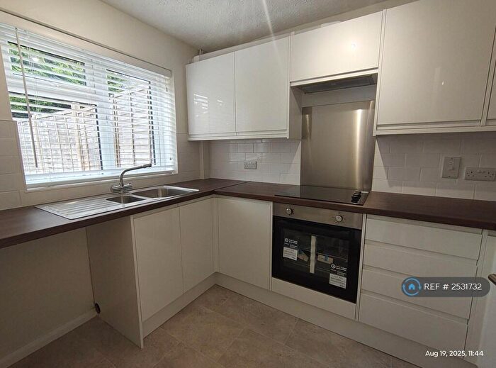 3 Bedroom End Of Terrace House To Rent In Mead Platt, Stokenchurch, High Wycombe, HP14