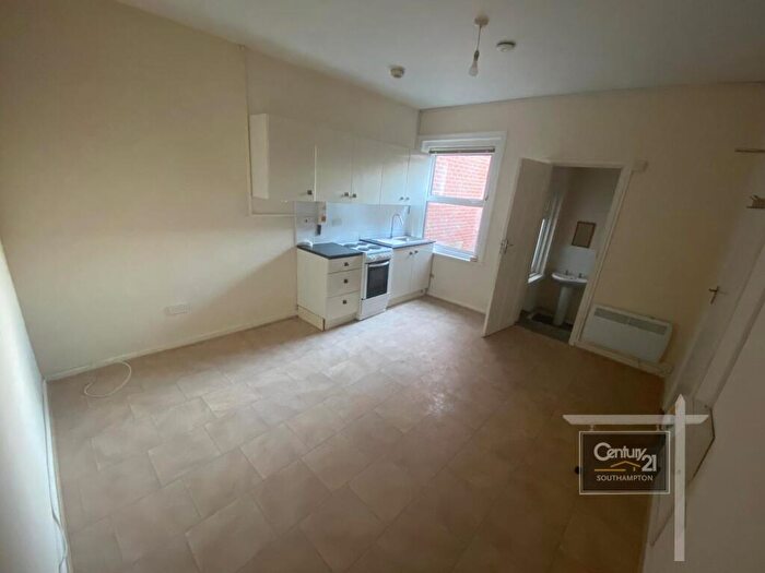 Apartment To Rent In |Ref:|, Shirley Road, Southampton, SO15