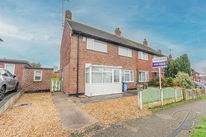 3 Bedroom Semi Detached House For Sale In Vale Avenue, Warsop, Mansfield, NG20