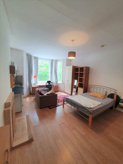 Studio To Rent In Turlewray Close, London, N4