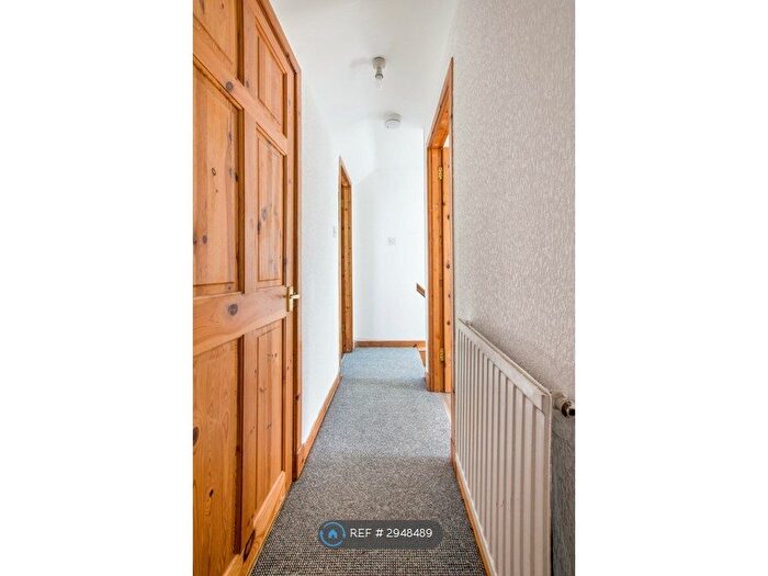 3 Bedroom Maisonette To Rent In Main Street, Newtongrange, EH22