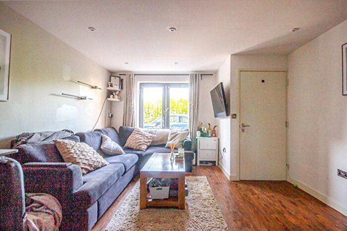 1 Bedroom Apartment For Sale In Portland Street, Staple Hill, Bristol, BS16