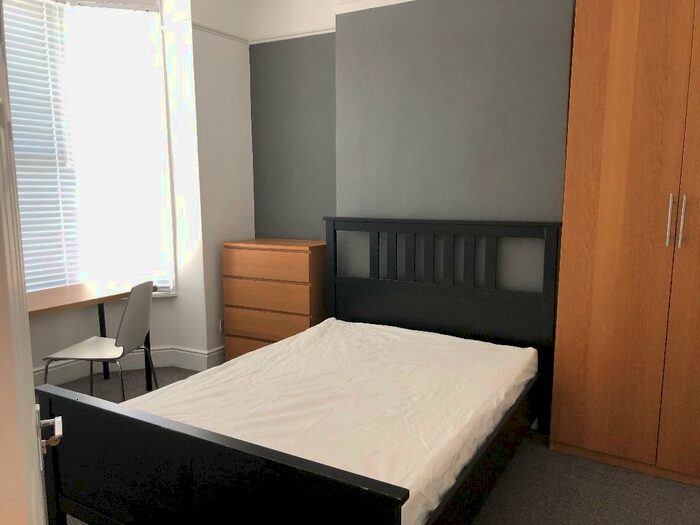 5 Bedroom Terraced House To Rent In Lawrence Road, Southsea, Hampshire, PO5