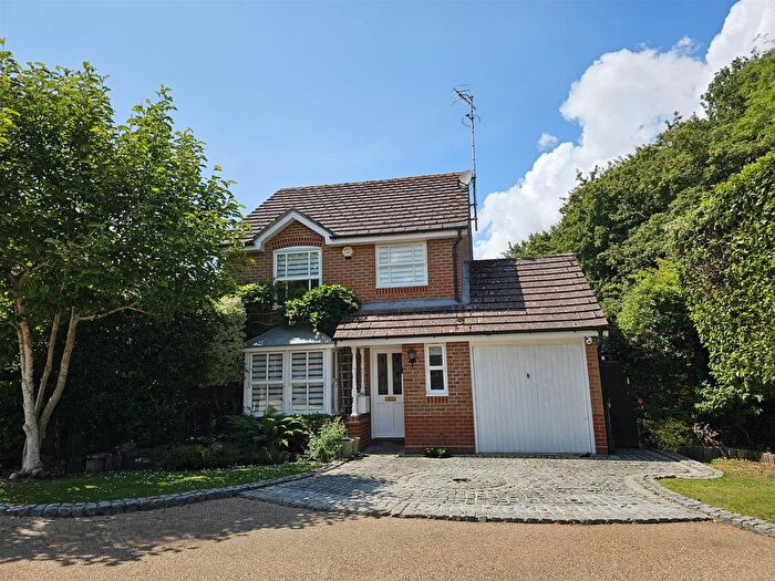 3 Bedroom Detached House For Sale In Edgbaston Drive, Shenley, WD7