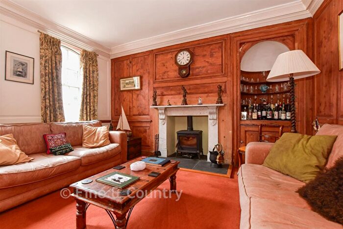 4 Bedroom Terraced House For Sale In Sea Street, Newport, PO30