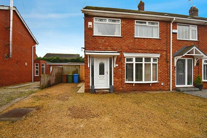 3 Bedroom Semi-Detached House For Sale In Garth Avenue, Hull, HU11