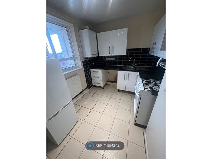 2 Bedroom Flat To Rent In Danesmoor House, Birmingham, B25