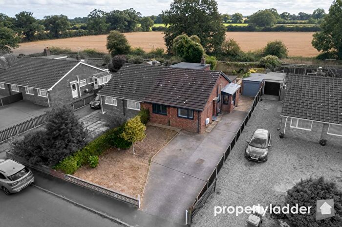 3 Bedroom Semi-Detached Bungalow For Sale In Elm Road, Lingwood, Norwich, NR13