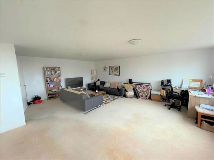 2 Bedroom Flat To Rent In Eaton Road, Hove, BN3