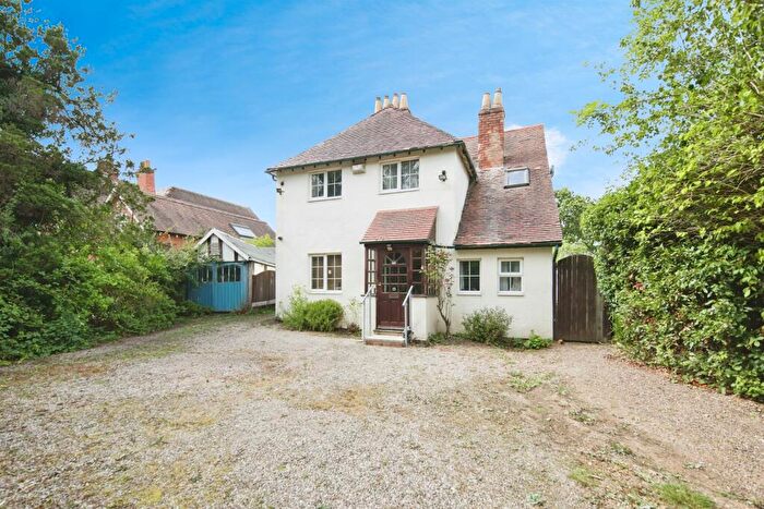 4 Bedroom Detached House For Sale In Station Road, Balsall Common, Coventry, CV7
