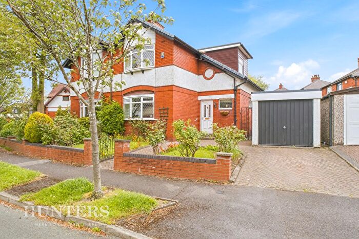 3 Bedroom Semi Detached House For Sale In Green Lane, Oldham, OL8