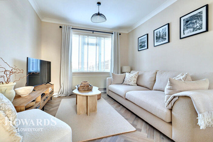 3 Bedroom Terraced House For Sale In Rozlyne Close, Lowestoft, NR33