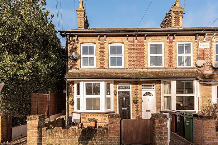 2 Bedroom Semi-Detached House For Sale In Station Road, Harpenden, AL5