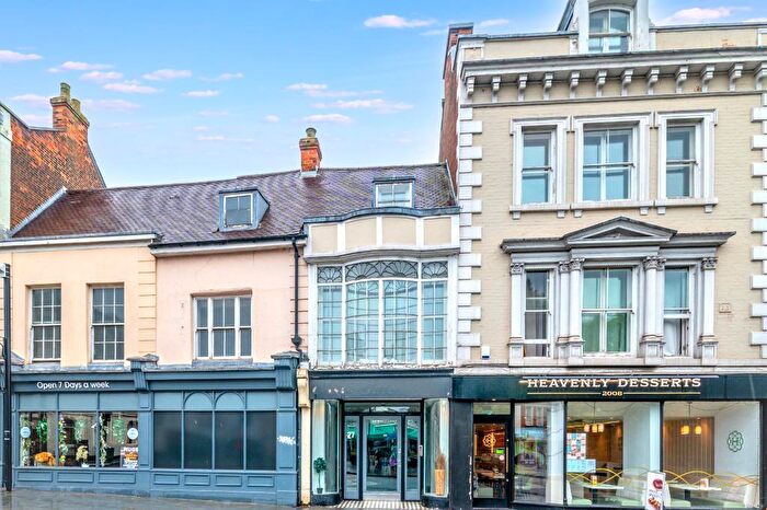 2 Bedroom Flat For Sale In High Street, Bedford, MK40