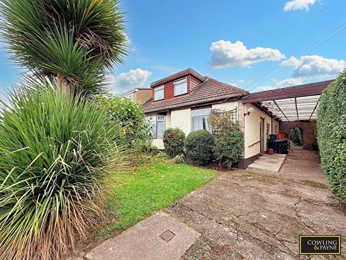 4 Bedroom Chalet For Sale In Third Avenue, Wickford, SS11