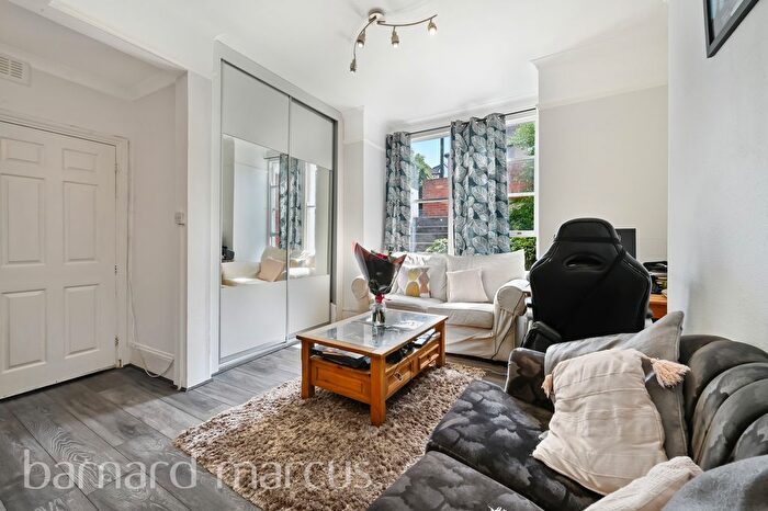 1 Bedroom Flat To Rent In Knollys Road, London, SW16