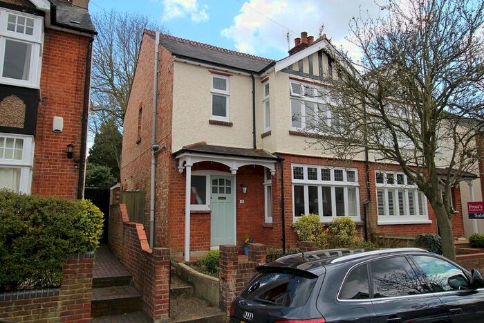 4 Bedroom Semi-Detached House To Rent In Kingsbury Avenue, St.Albans, AL3