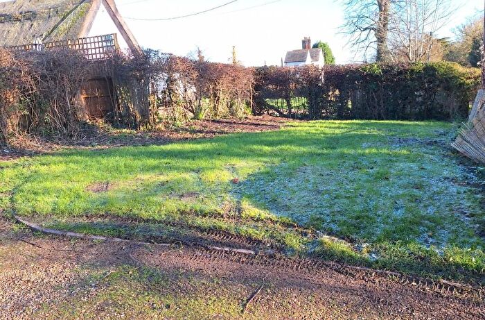 1 Bedroom Detached House To Rent In Park Road, IP14